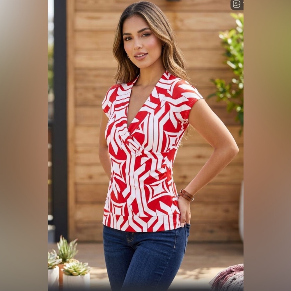 HKR collections | red and white motif v neck top | size M